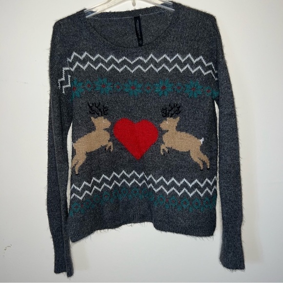 Aeropostale Gray Reindeer Heart Sweater Size Medium - Picture 5 of 7